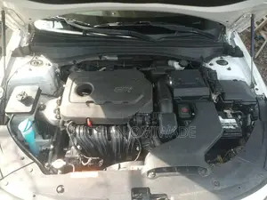 Kia Optima EX 4dr Sedan FWD (2.4L 4cyl 6A) 2017 White