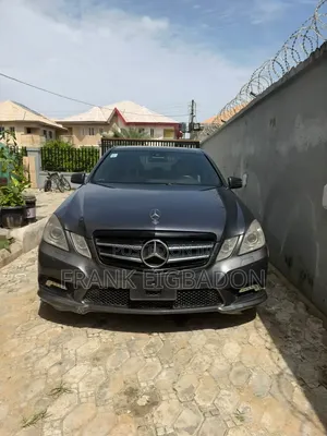 Mercedes-Benz E350 Base 4dr Sedan RWD (3.5L 6cyl 7A) 2010 Blue