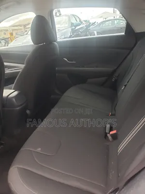 Hyundai Elantra 2021 Silver
