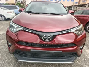 Toyota RAV4 Platinum 4dr SUV AWD (2.5L 4cyl 6A) 2018 Red