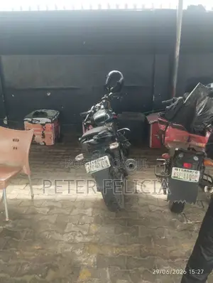 Bajaj Pulsar 220 F 2022 Black