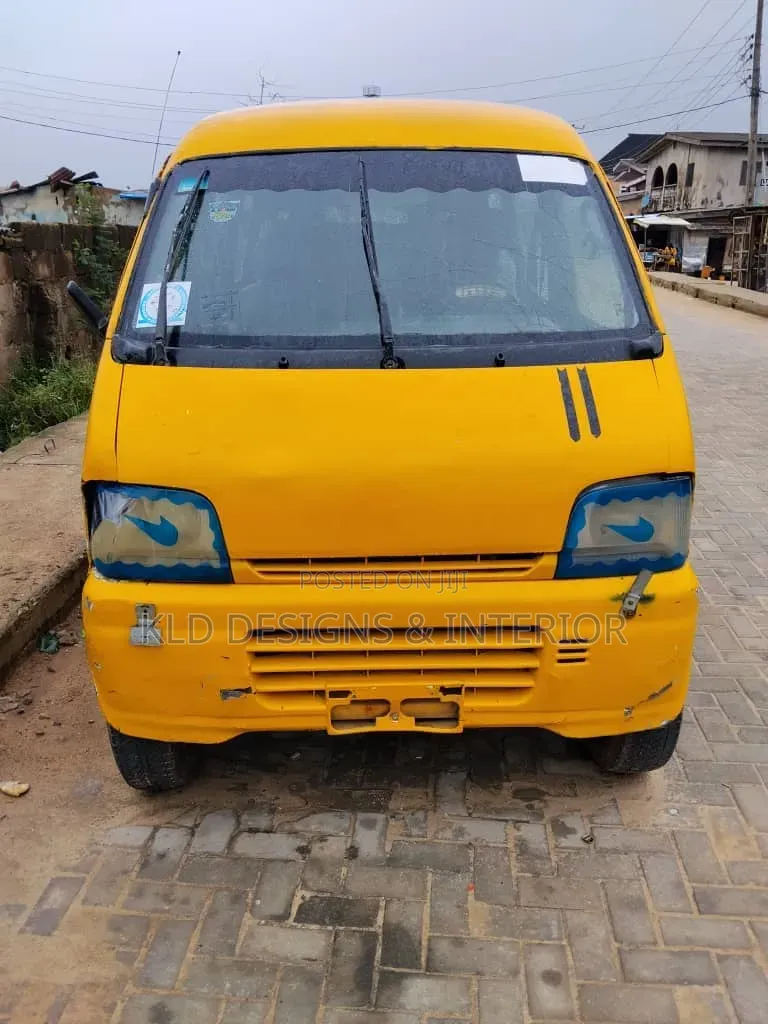 Suzuki APV Minibus 2010 Yellow