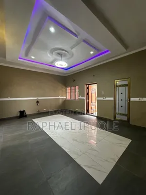 3bdrm Block of Flats in Millennium Estate, Millenuim/UPS for rent