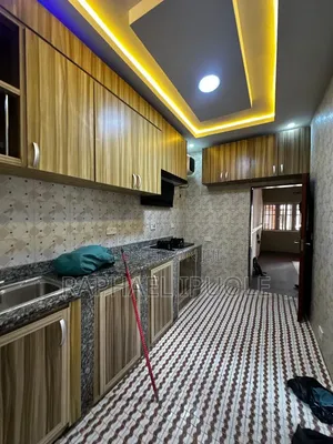 3bdrm Block of Flats in Millennium Estate, Millenuim/UPS for rent