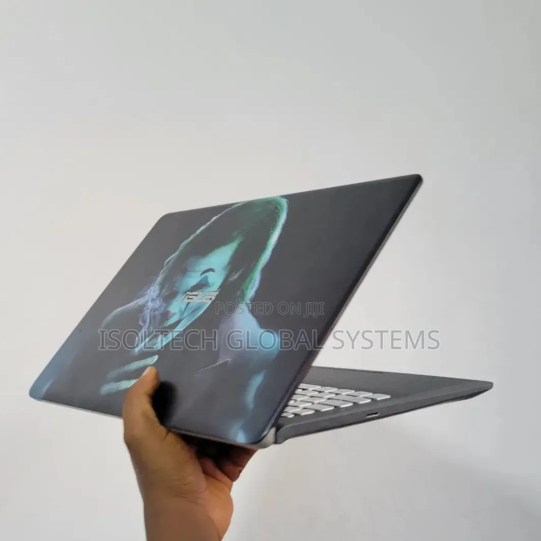 Laptop Asus Vivobook 15 8GB Intel Core i7 SSD 256GB