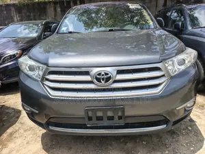 Toyota Highlander 3.5L 4WD 2013 Gray