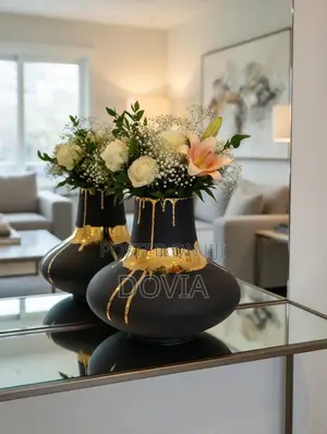 : Luxury Black and Gold Melting Drip Flower Vase