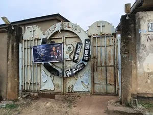 7bdrm Apartment in Igando / Ikotun/Igando for sale