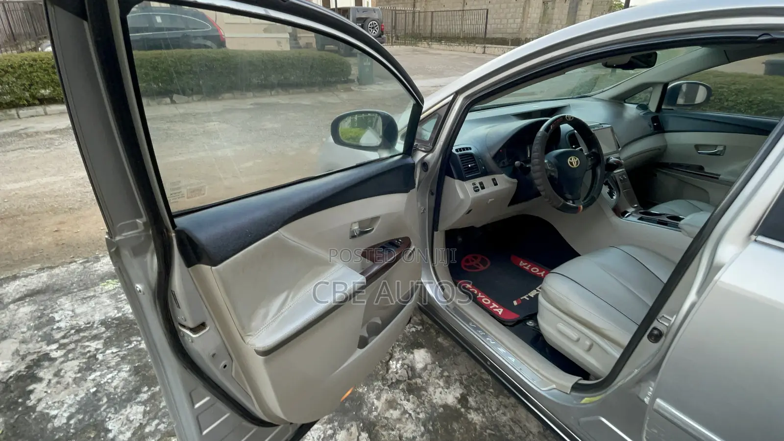 Toyota Venza V6 2010 Silver