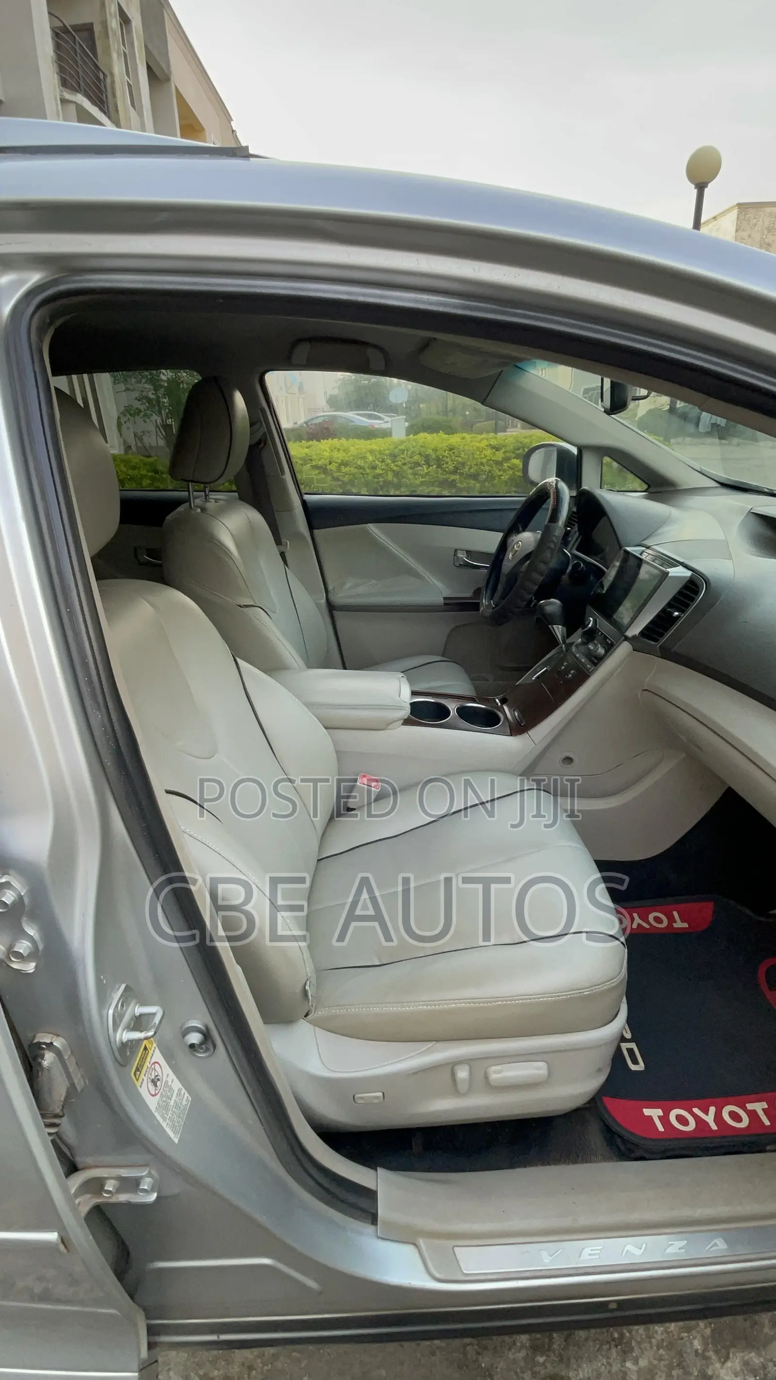 Toyota Venza V6 2010 Silver