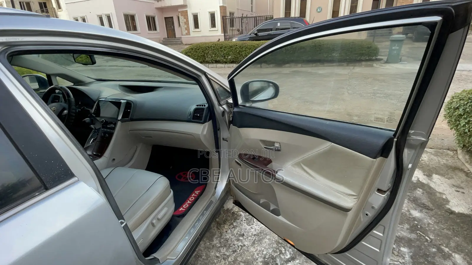 Toyota Venza V6 2010 Silver