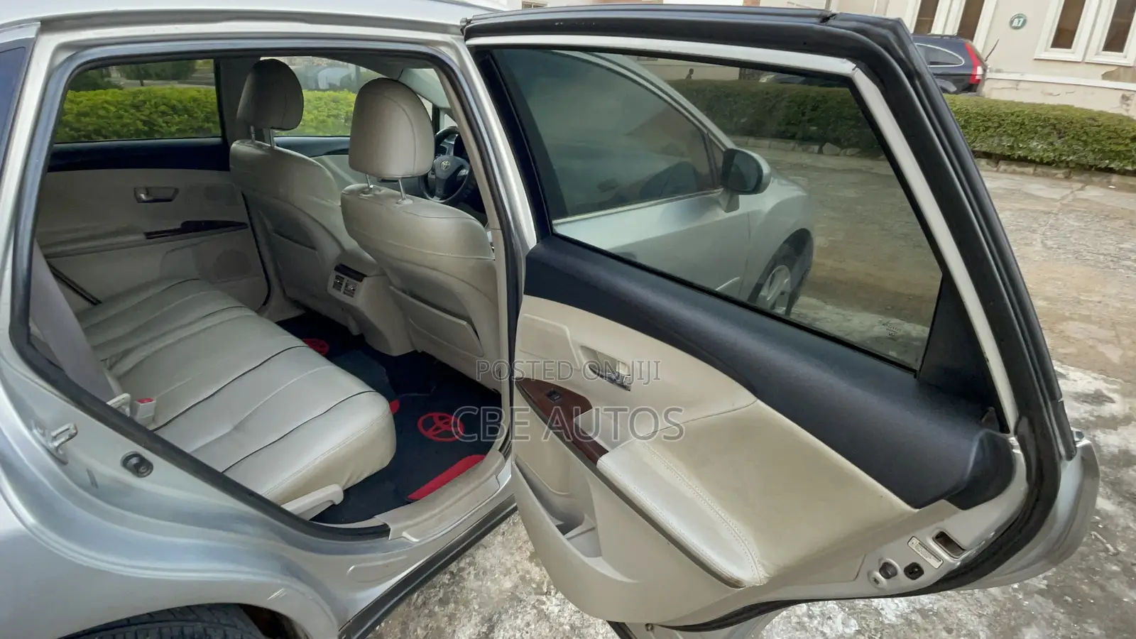 Toyota Venza V6 2010 Silver