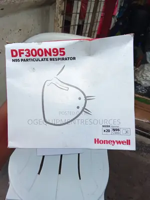 Honeywell DF300N95 Flatfold Disposable Respirators.