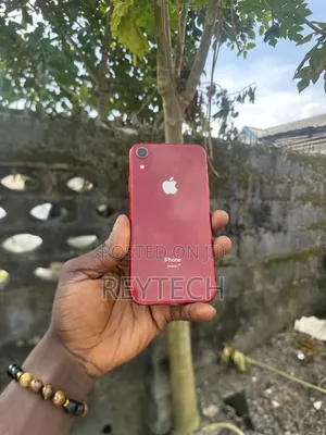 Apple iPhone XR 64 GB Red