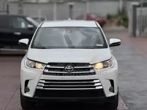 Toyota Highlander LE 4x2 (2.7L 4cyl 6A) 2017 White