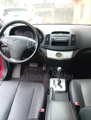 Hyundai Elantra 2010 Red