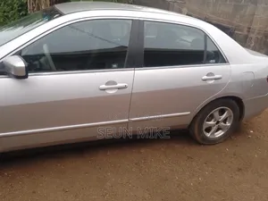 Honda Accord 2005 Silver