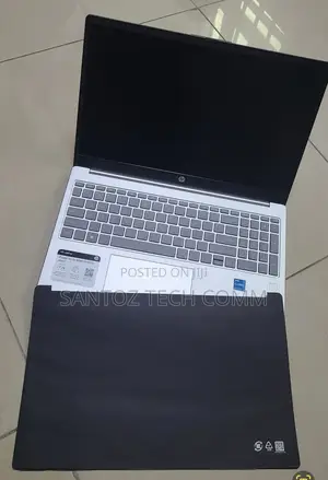 New Laptop HP 15-dy1031wm 8GB Intel Core i3 SSD 256GB