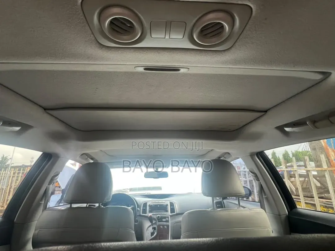 Toyota Venza XLE 2012 Silver