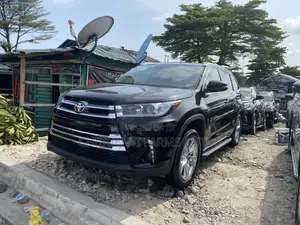 Toyota Highlander Limited Platinum 4dr SUV AWD (3.5L 6cyl 6A) 2015