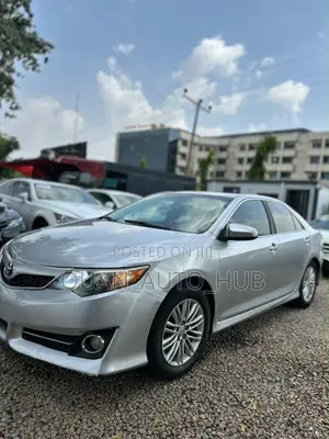 Toyota Camry SE 4dr Sedan (2.5L 4cyl 6A) 2013 Silver