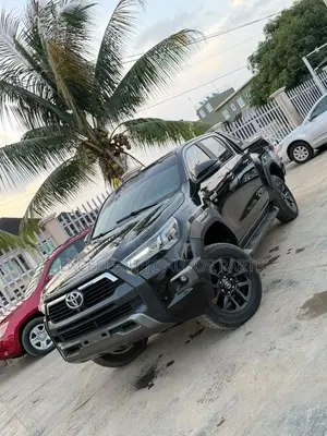 Toyota Hilux 2022 Green