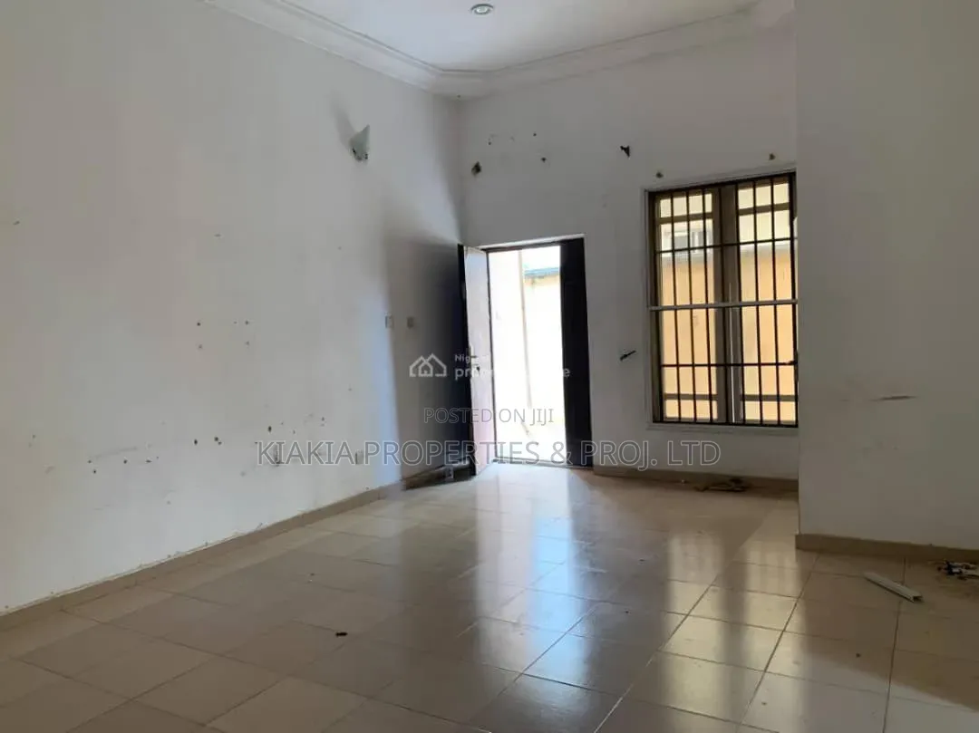 Big Office Outlets Facing Main Road, Ojoo