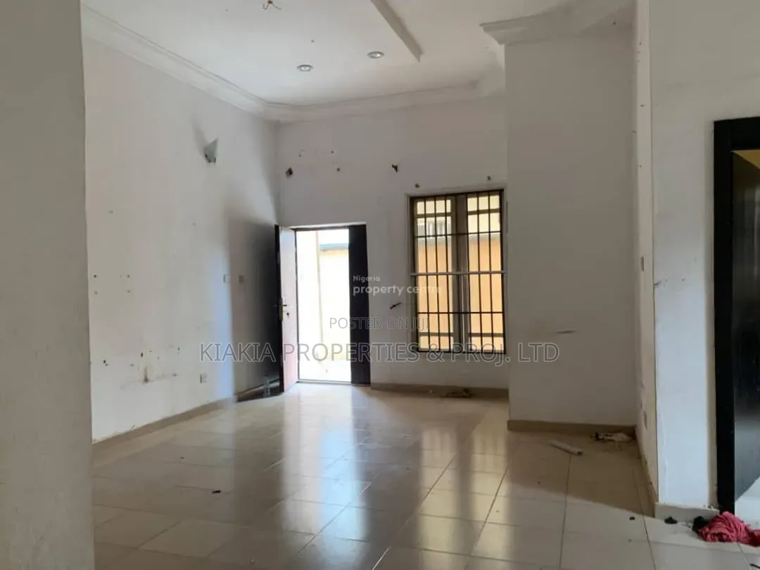 Big Office Outlets Facing Main Road, Ojoo