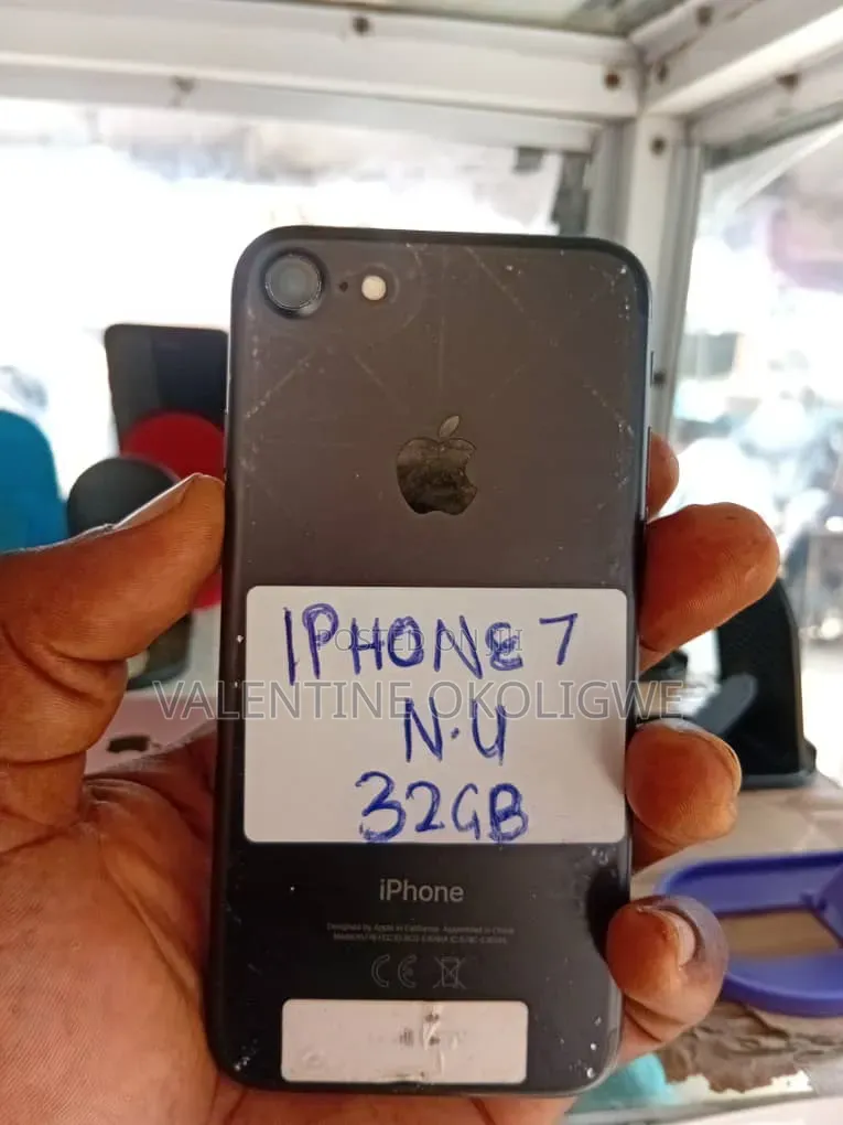 Apple iPhone 7 32 GB Black