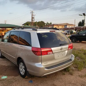 Toyota Sienna CE 2005 Silver