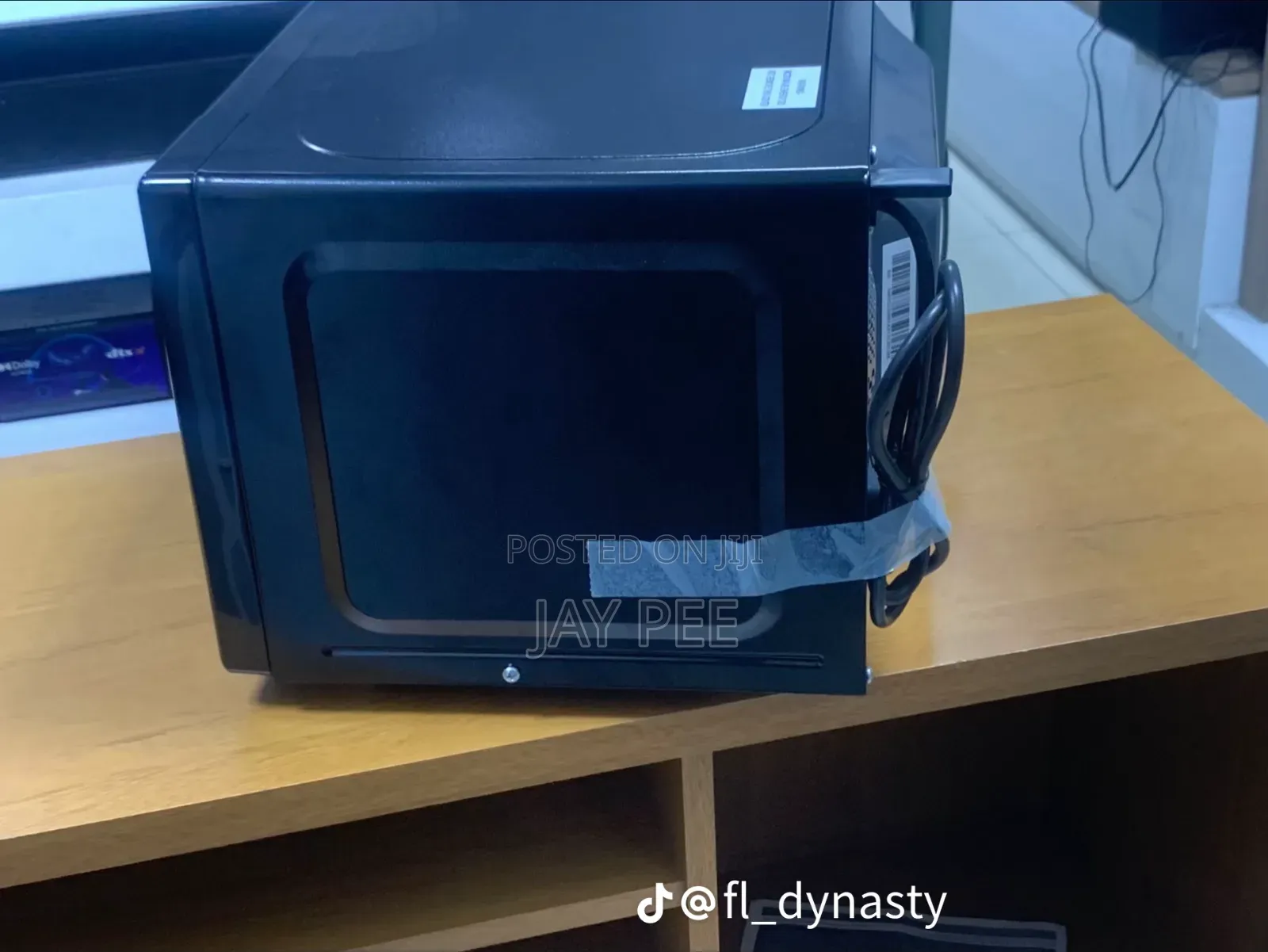 Maxi 20litres Microwave Digital Defrost