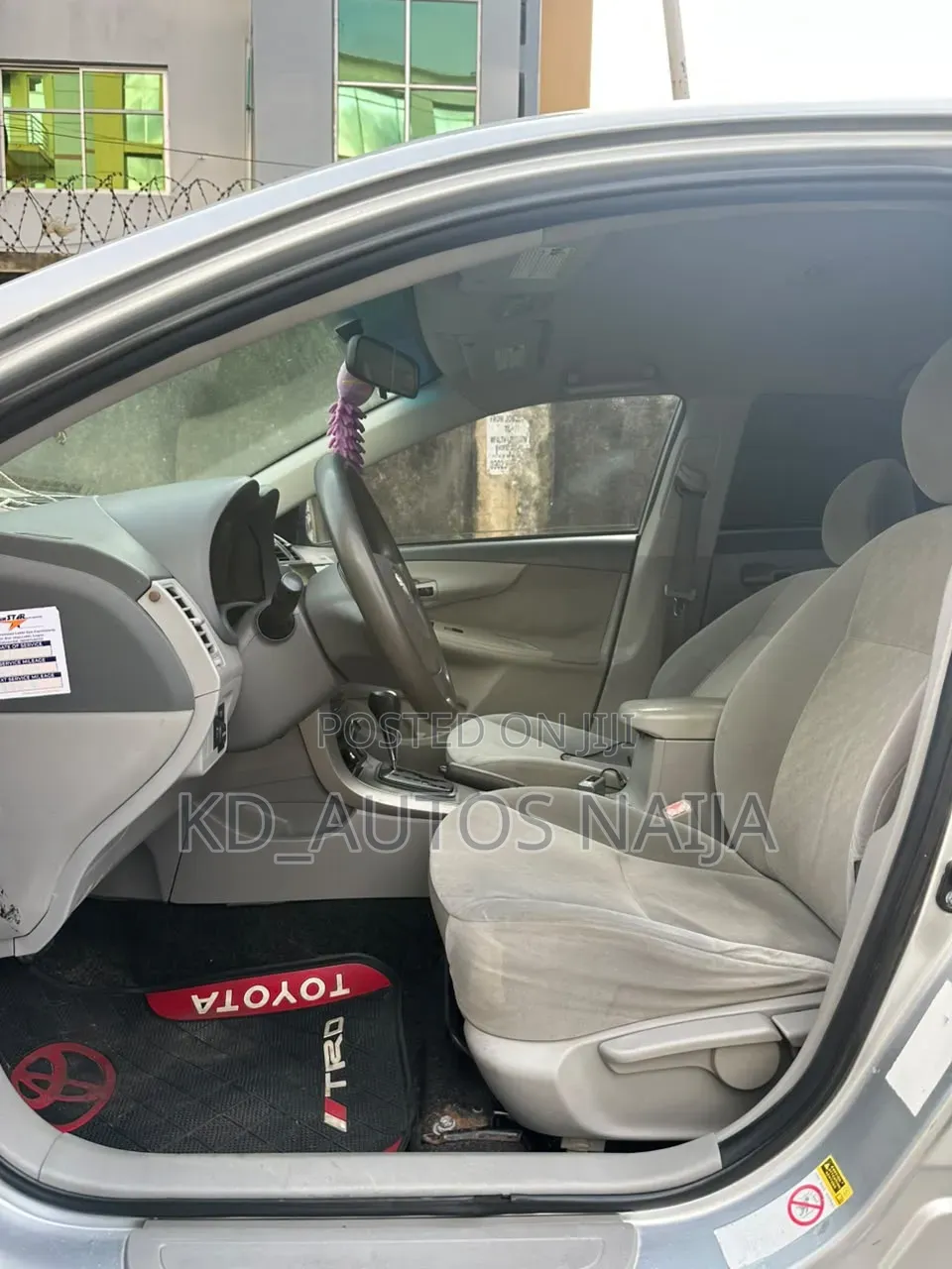 Toyota Corolla 2010 Silver