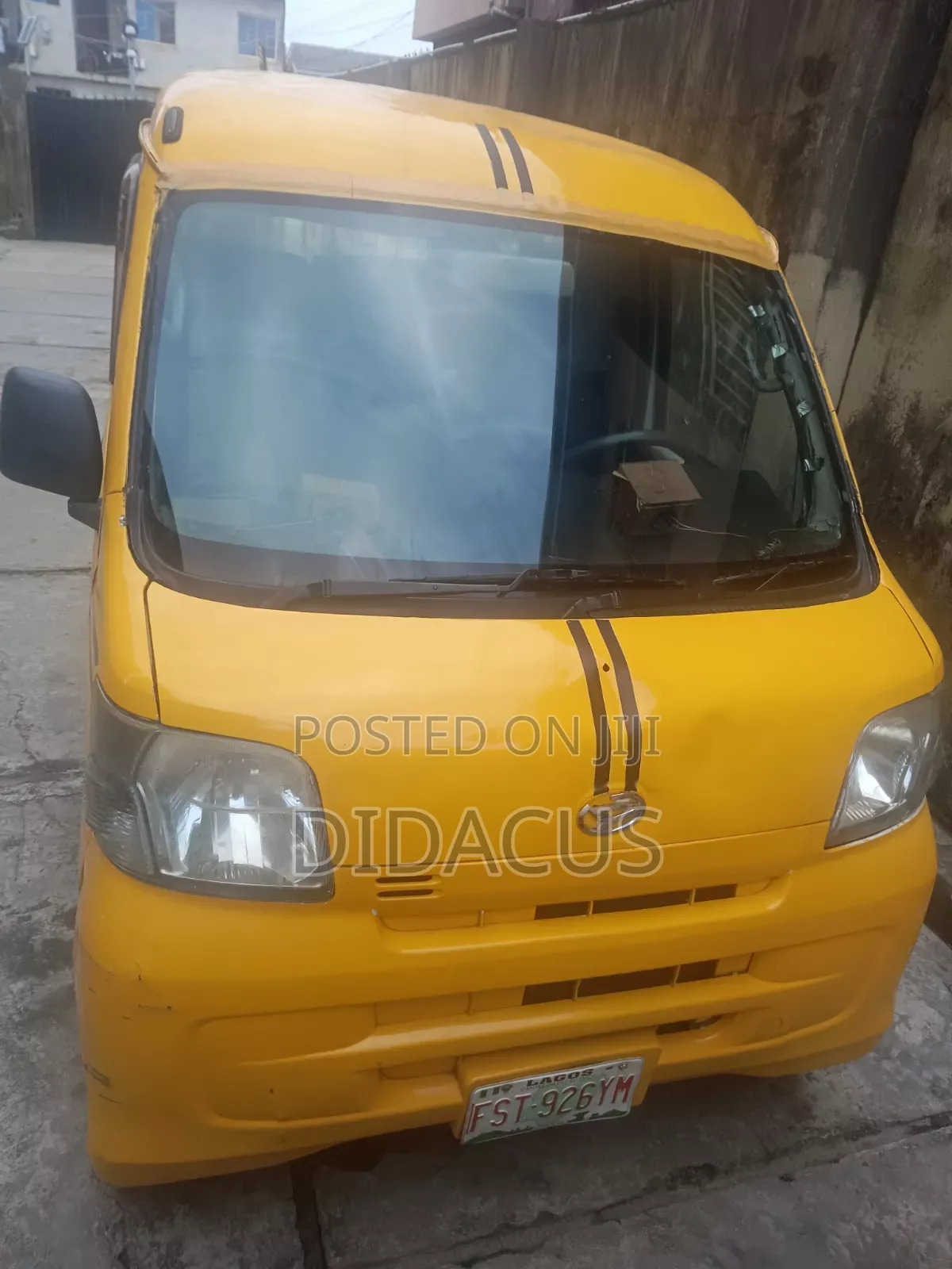 Daihatsu Hijet 2012 Yellow