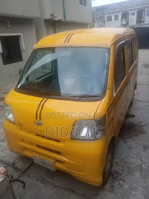 Daihatsu Hijet 2012 Yellow