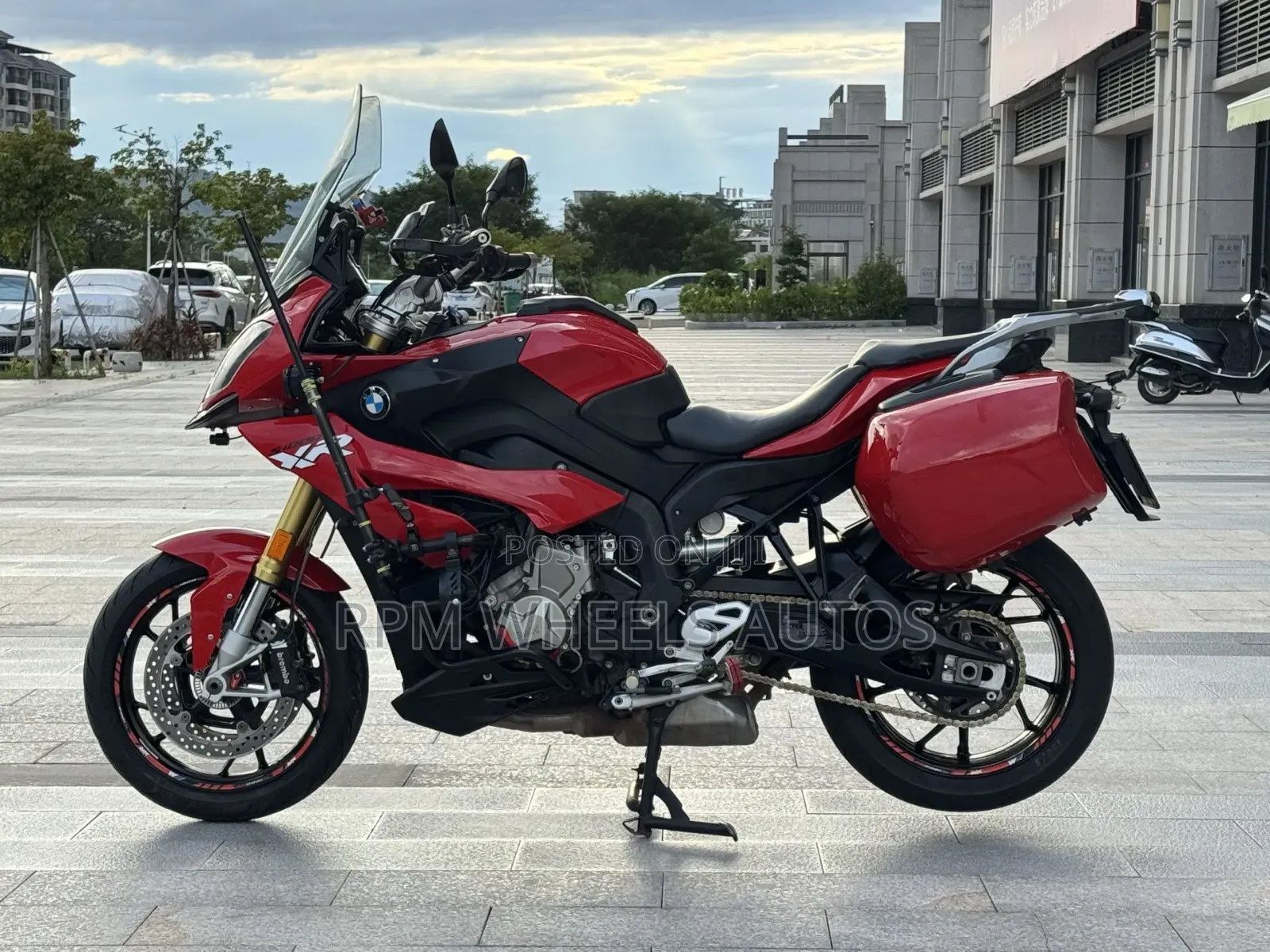 BMW S 1000 XR 2018 Red