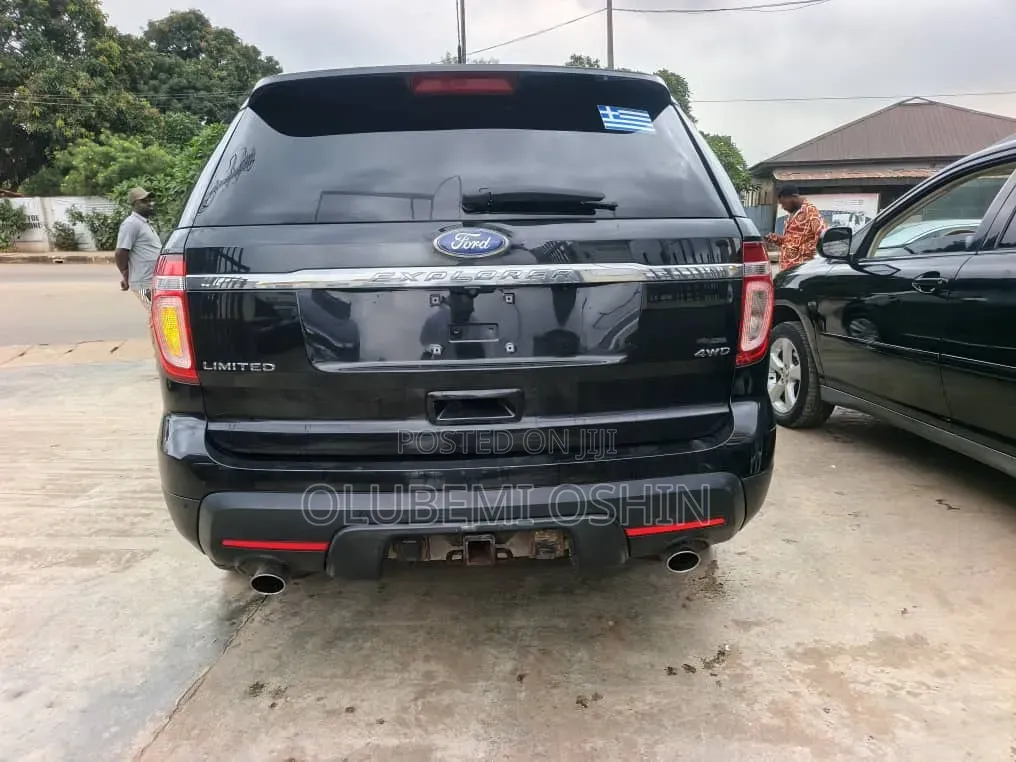 Ford Explorer 2011 Black