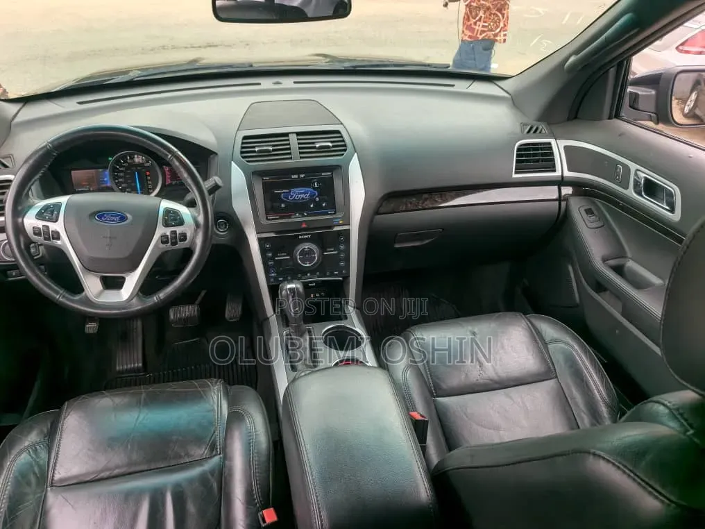 Ford Explorer 2011 Black