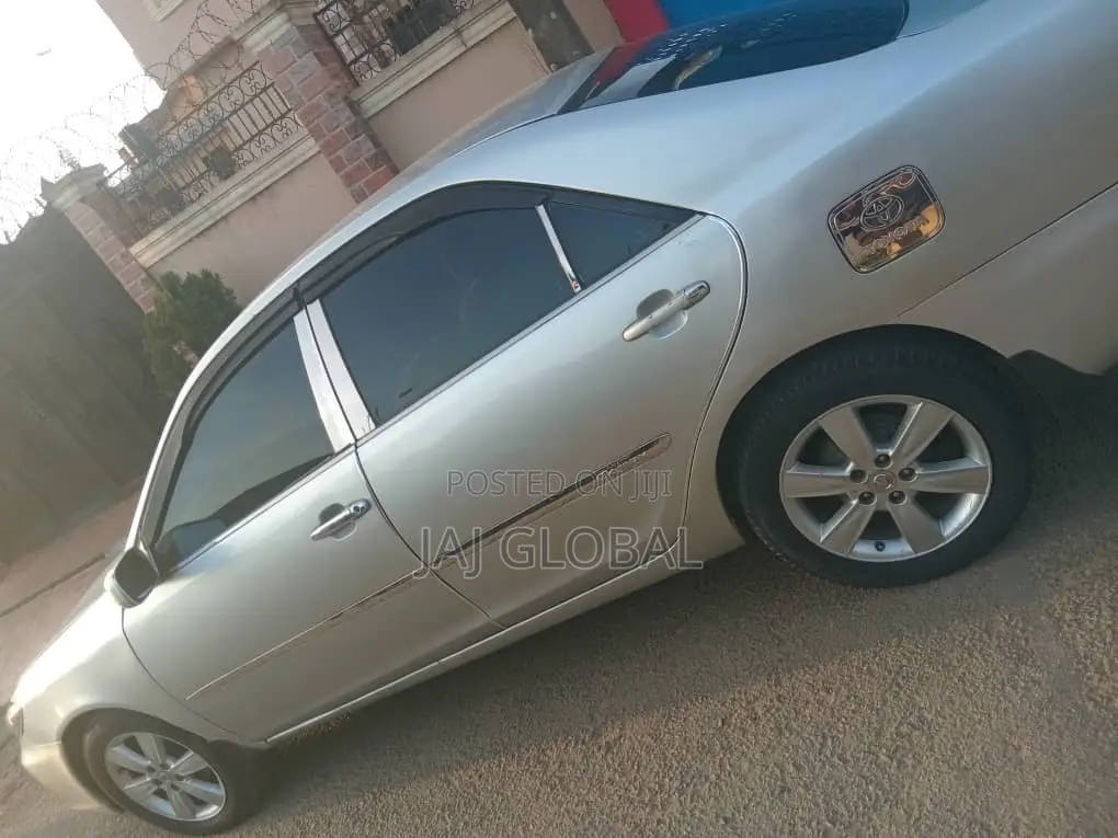 Toyota Camry 2004 Silver