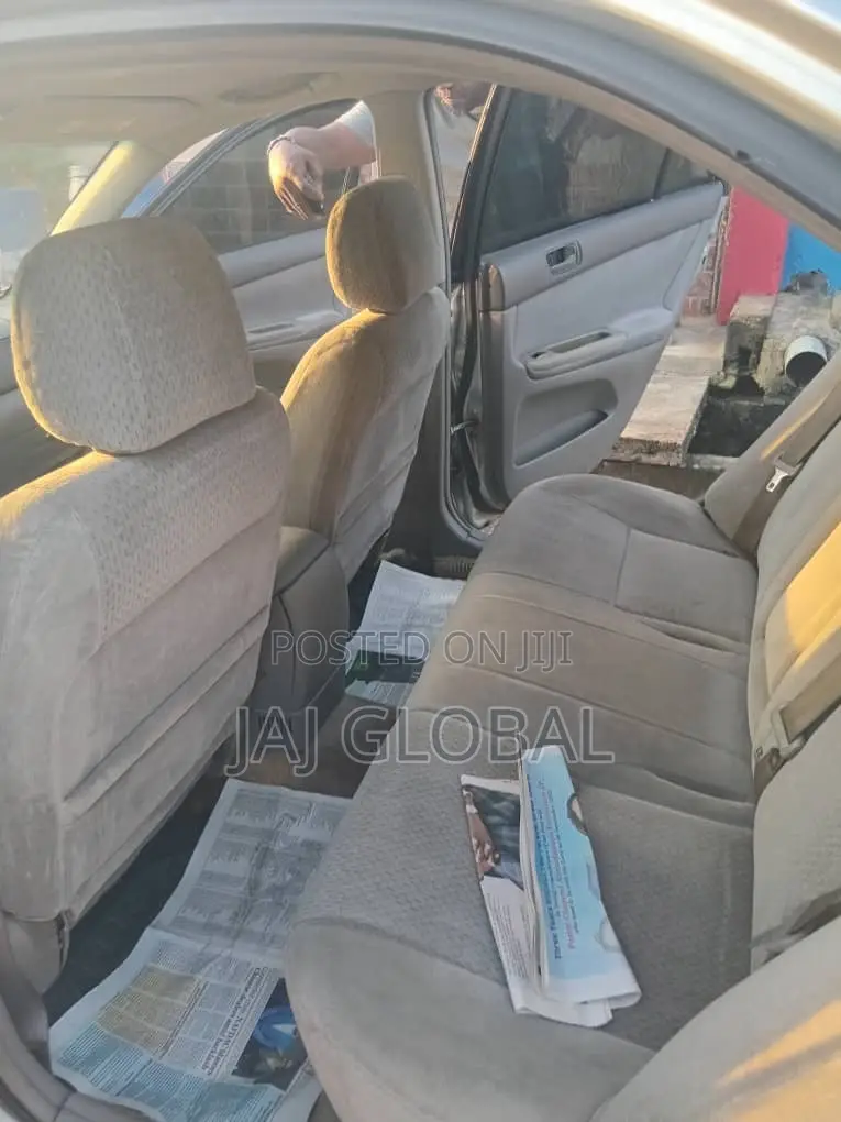 Toyota Camry 2004 Silver