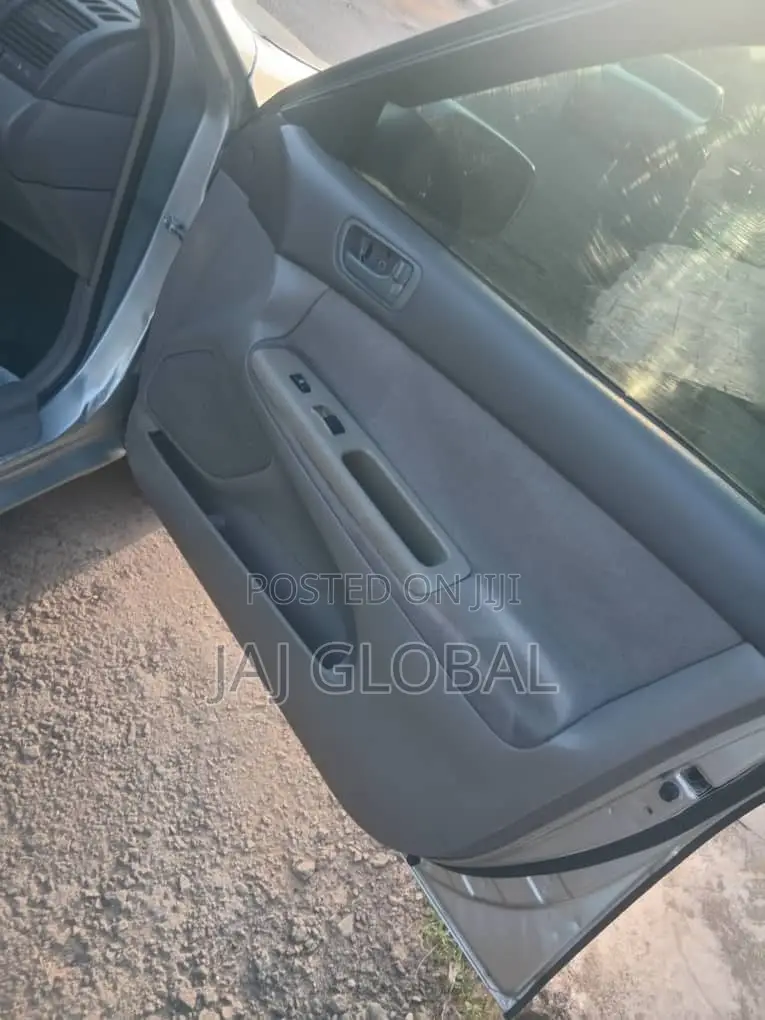 Toyota Camry 2004 Silver