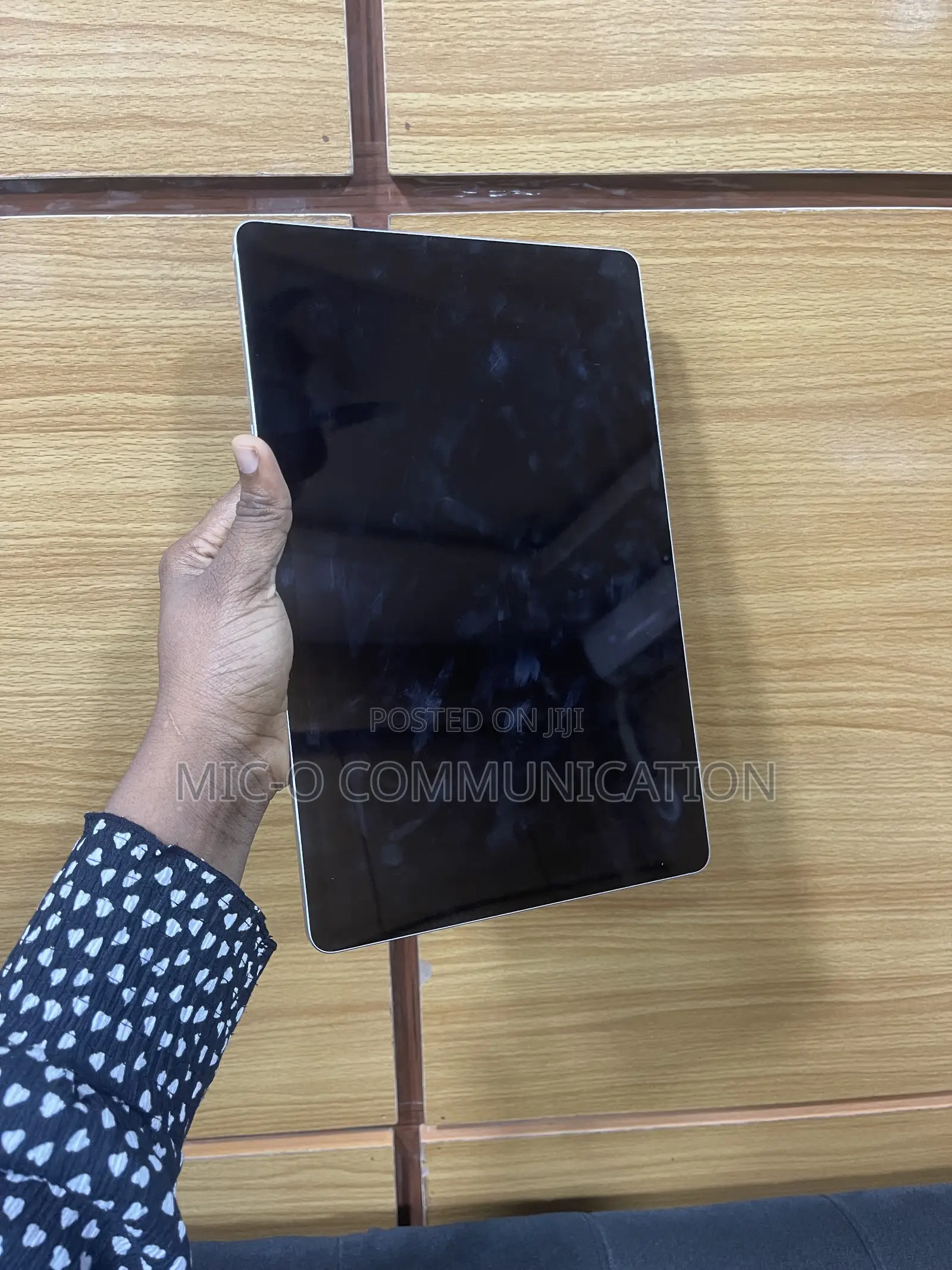 Apple iPad Pro 12.9 (2022) 256 GB Gray