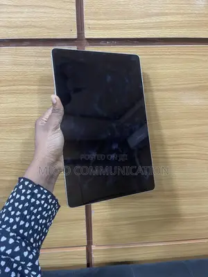 Apple iPad Pro 12.9 (2022) 256 GB Gray