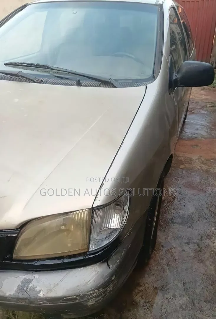 Toyota Sienna 2002