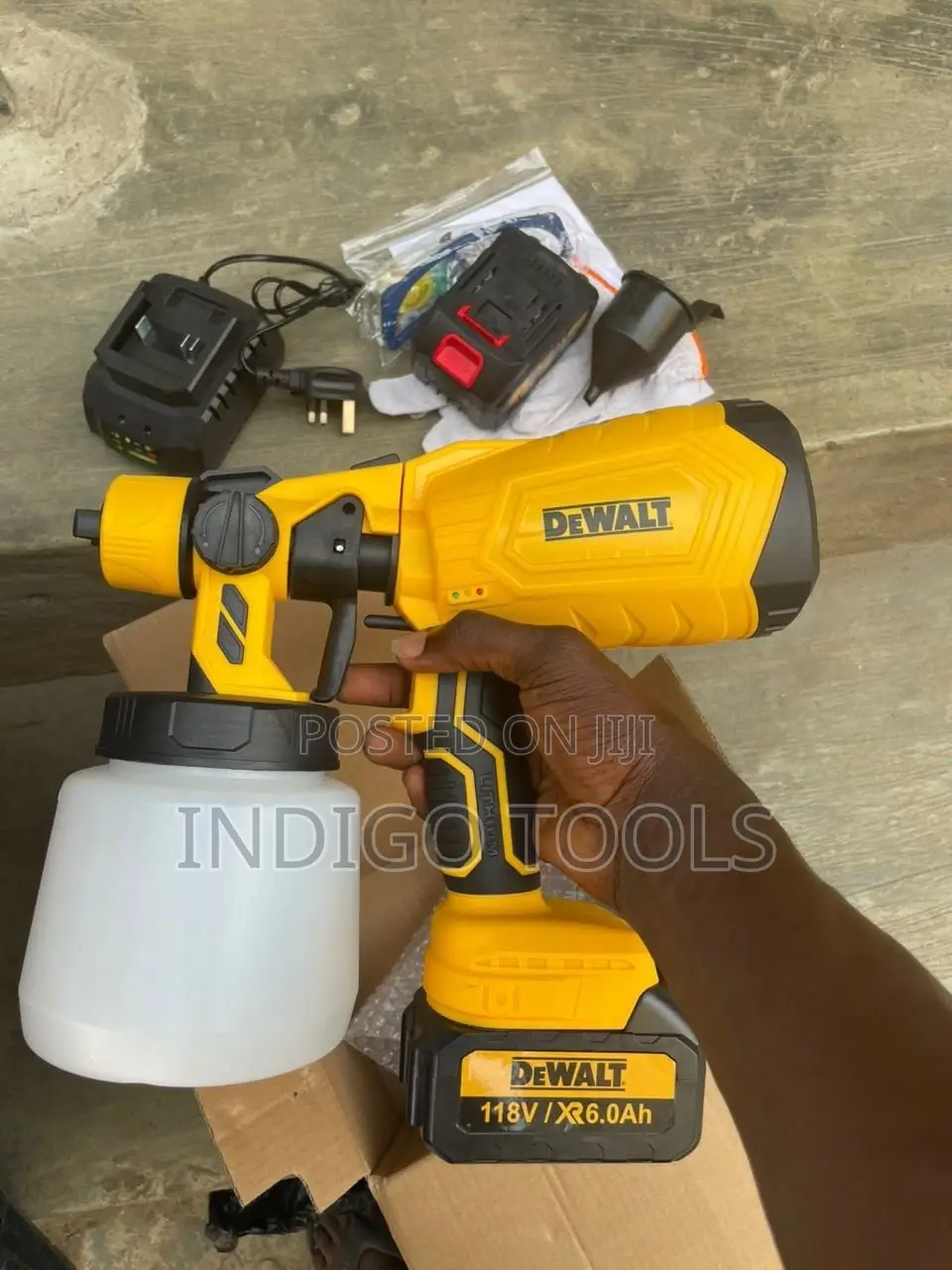 DeWalt Cordless Paint Spray Gun With Battery
