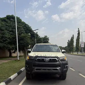 Toyota Hilux 2013 White