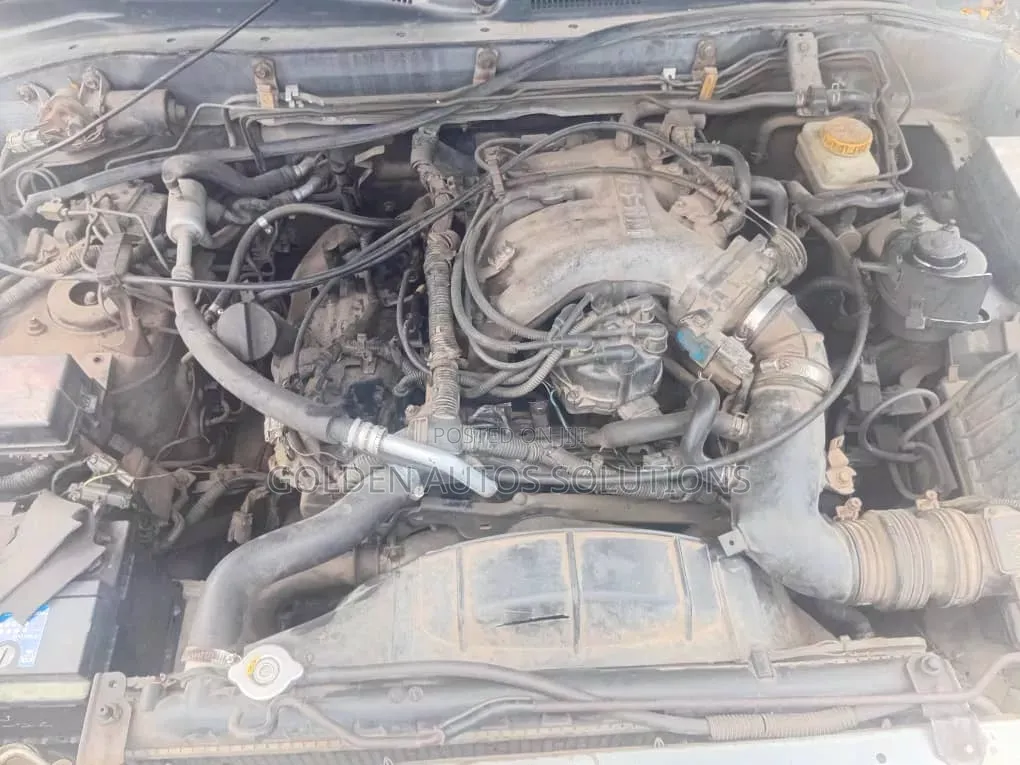 Nissan Pathfinder Automatic 2000