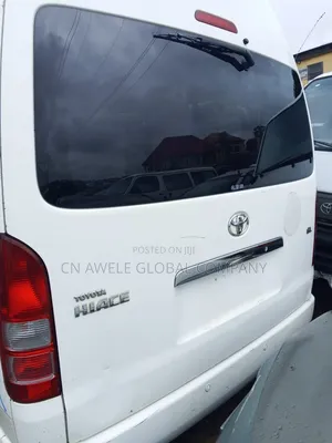 Toyota HiAce 2014 White