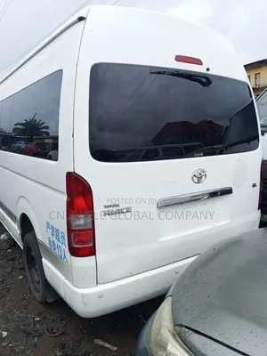 Toyota HiAce 2014 White