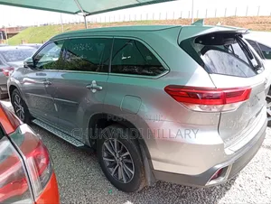 Toyota Highlander 2017 Silver