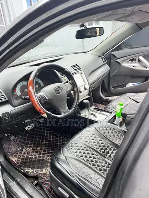 Toyota Camry Base 4dr Sedan (2.5L 4cyl 6M) 2010 Gray